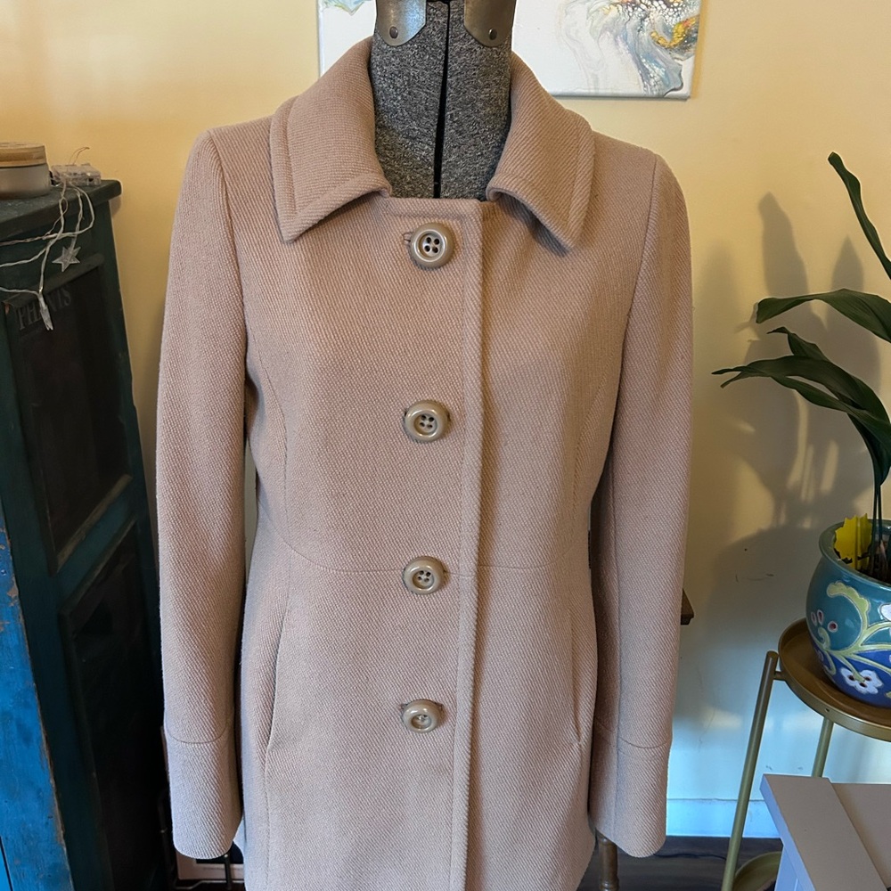 J. Crew Women's Tan Semi Dressy Lightweight Collared ButtonUp Winter Coat